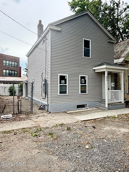 2nd image of 806 Arch Street