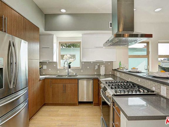 3rd image of 3716 Veteran Ave #2