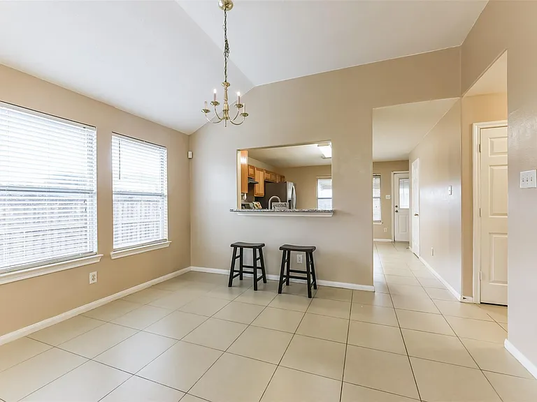 8322 Kingsbridge Meadow Dr — Photo 3