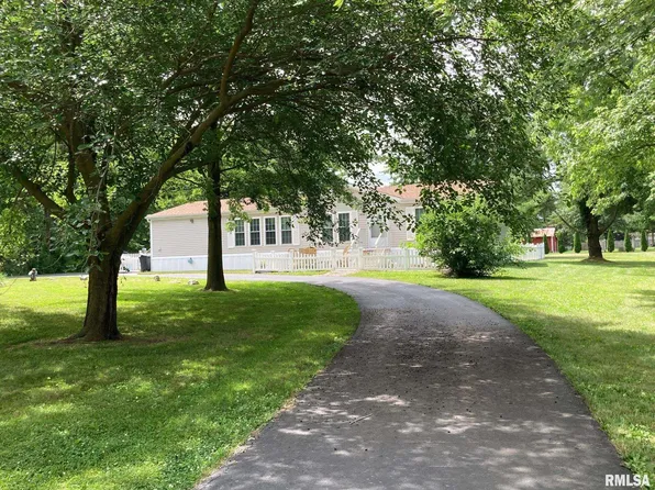 4050 Cessna Ln, Springfield, IL 62707