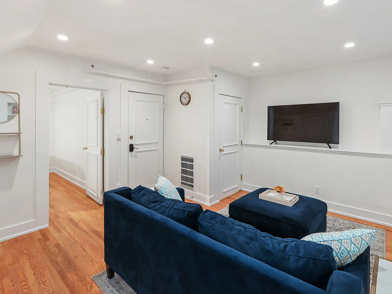 1 bed, $5,750 — Photo 1