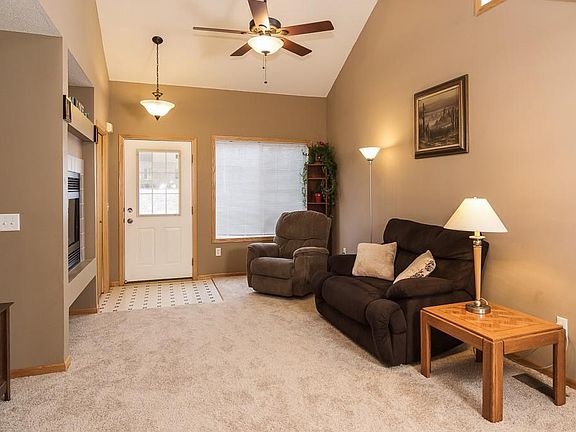 3rd image of 2215 Cascade Dr