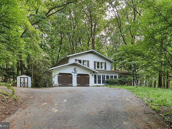 3rd image of 36 Brownstone Dr