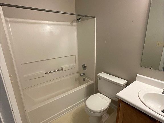 5th image of 5709 Charbonneau Ct