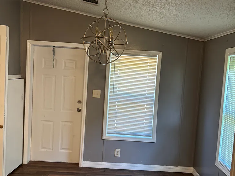 8743 Trilby Ave — Photo 4