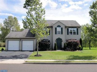 1000 Glen Manor Dr, Quakertown, PA 18951