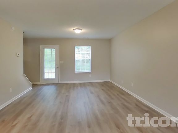 3rd image of 324 Valley Heights Ln