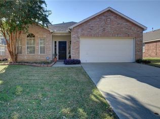 1213 Indian Trail Rd, Roanoke, TX 76262