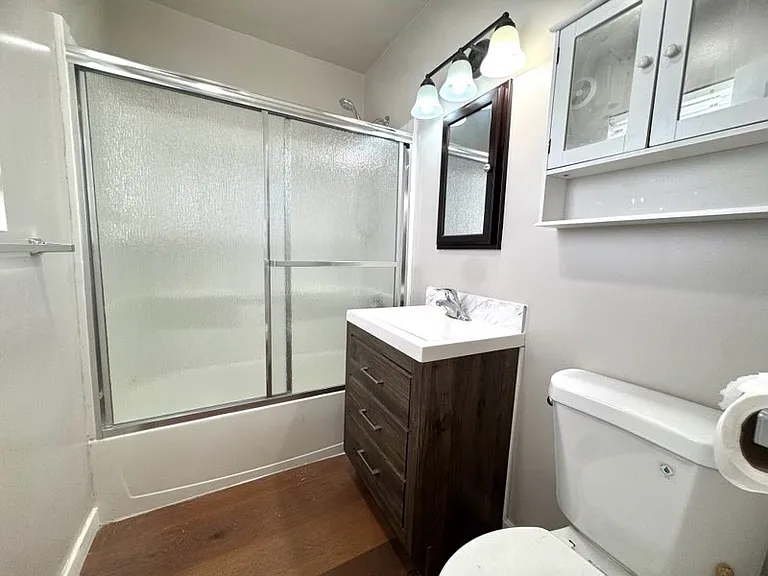 3320 Vista Ave #9 — Photo 2