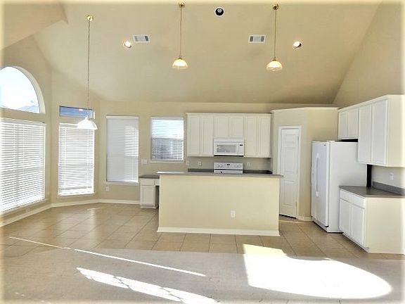5th image of 3308 Rolling Hills Ln