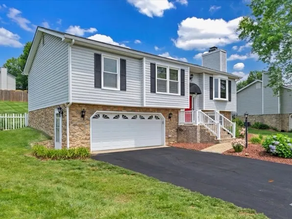 1905 Summerfield Dr, Roanoke, VA 24012