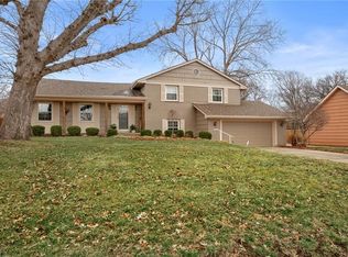 9400 W 106th St, Overland Park, KS 66212
