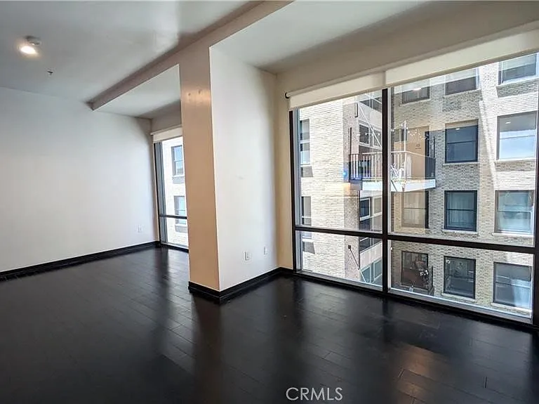 655 S Hope St — Photo 6
