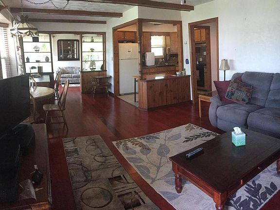 4th image of 6 Wisteria Dr