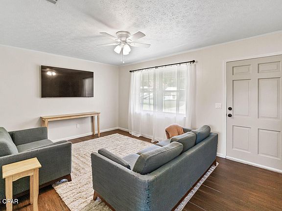 5th image of 2593 McClain St