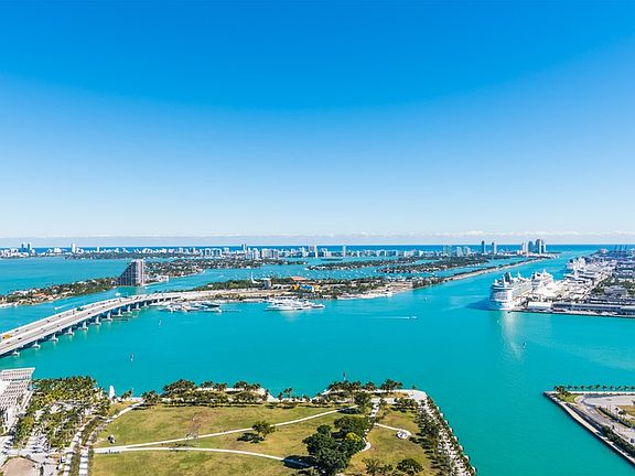 2nd image of 900 Biscayne Blvd APT 4206