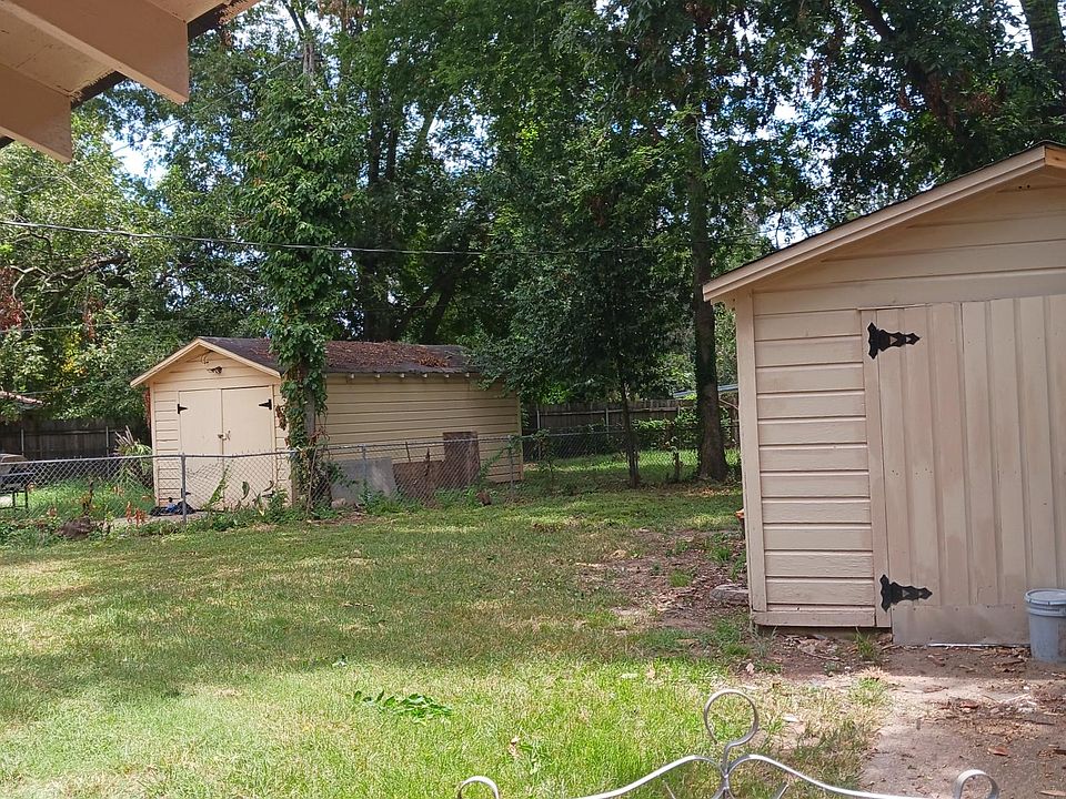 2nd image of 2616 E Cavett Dr