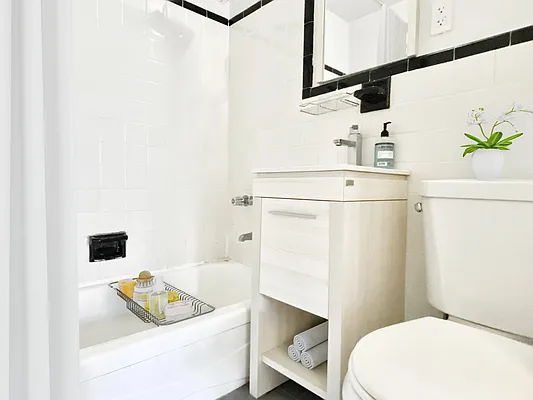 Rented by Voro NYC | media 20