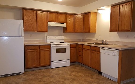 4th image of 110 Pacific Ct