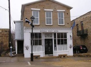 121 Commerce St, Mineral Point, WI 53565