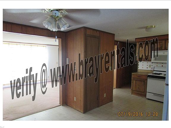 3085 Meadowvale Ct. kitchen storage