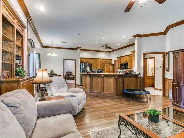 10812 Quail Run Rd, Oklahoma City, OK 73150