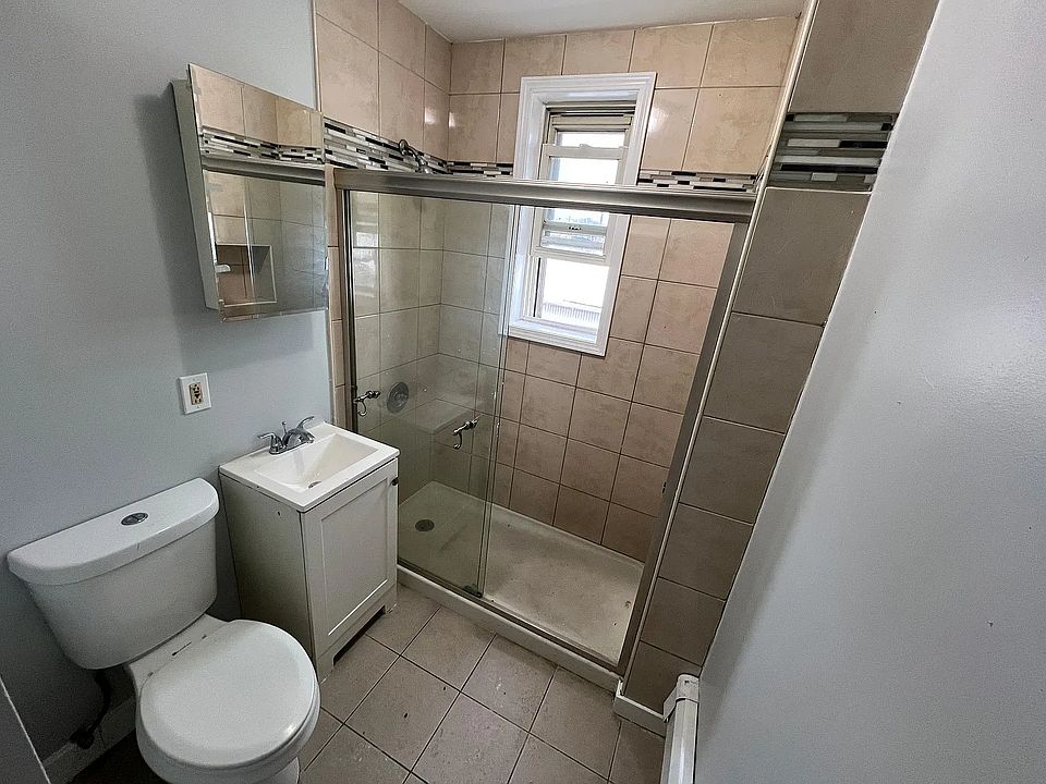 1st image of 115 Brown Pl #U8