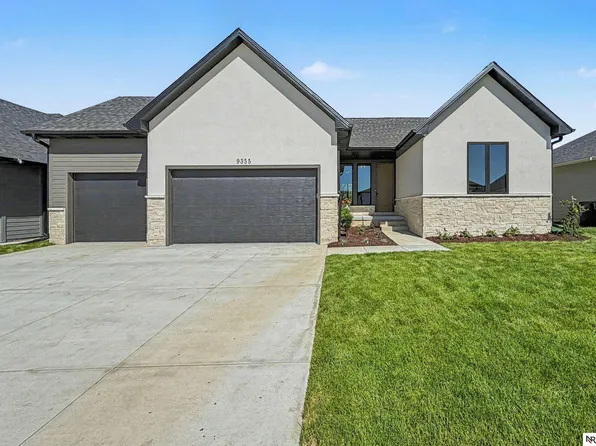 9355 86th St, Lincoln, NE 68516
