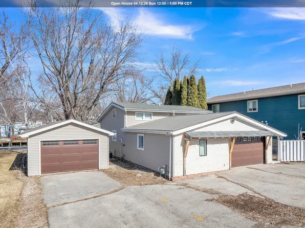 1304 Jerdee Ln, Wahpeton, IA 51351