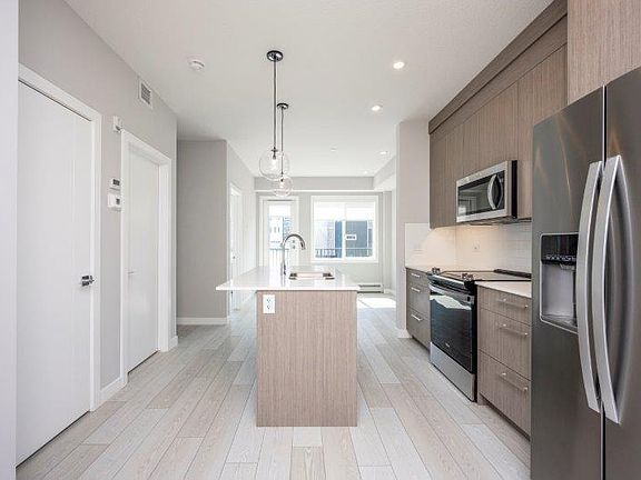 4th image of 6 Merganser Dr W #4104