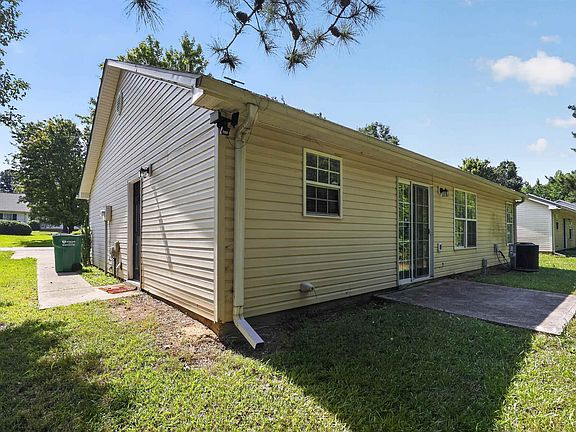 5th image of 1868 Tamara Way