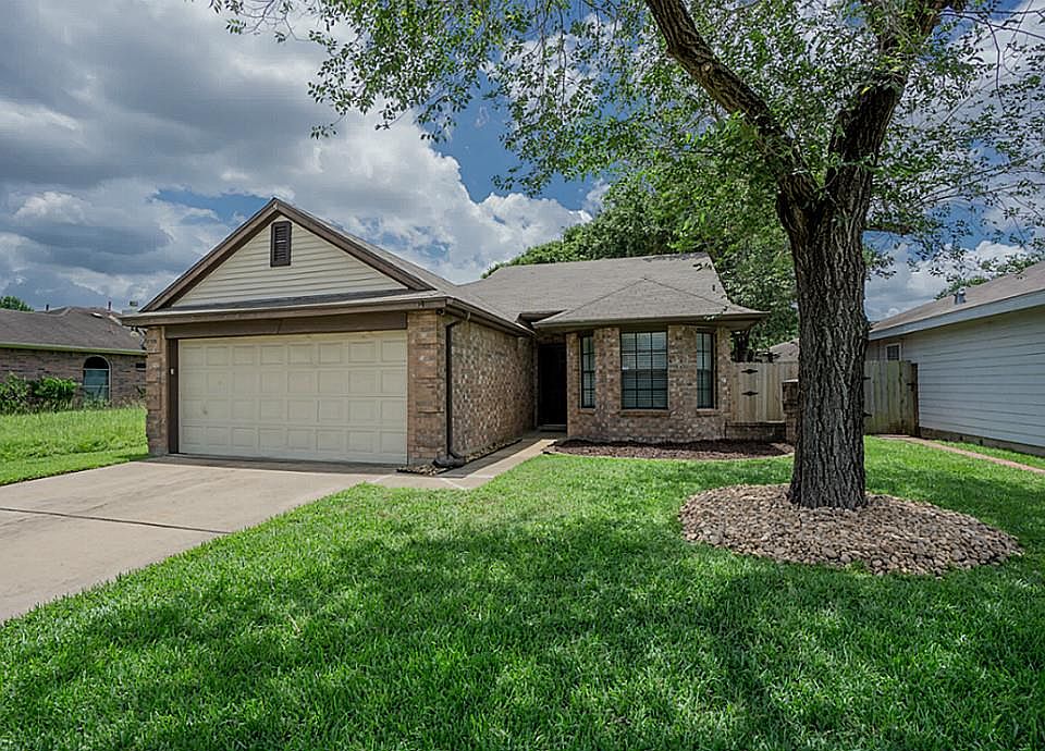 1st image of 20443 Blue Beech Dr