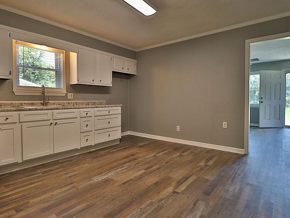 4th image of 56 Riddick St