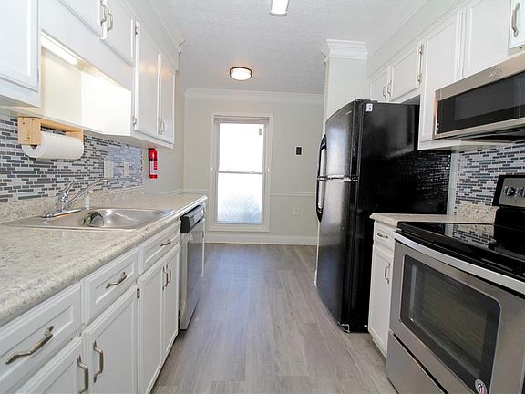 5th image of 2340 Beaver Ruin Rd APT 7