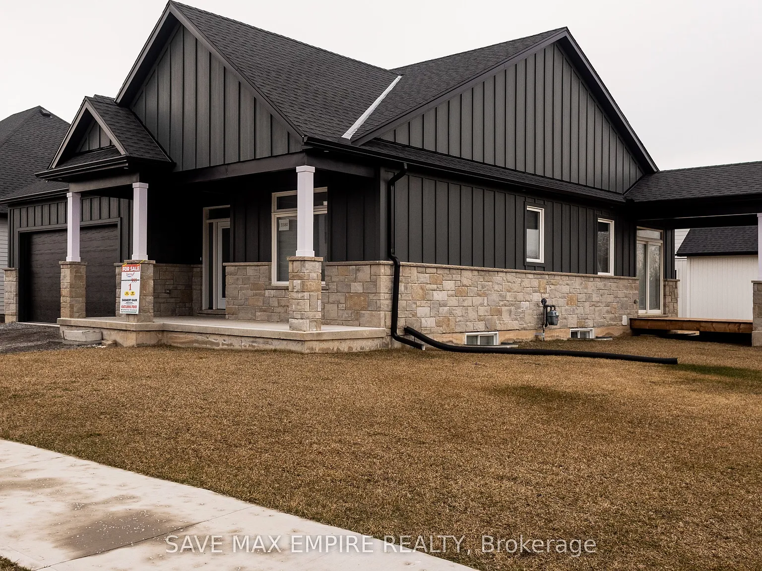 4 bed, $3,000 — Photo 1
