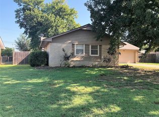 406 Woods Ln, Claremore, OK 74017