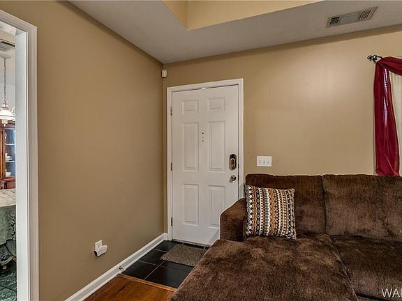 2nd image of 3841 Marlee Cir