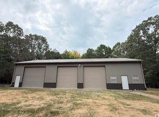 820 Cross Rd, Benton, KY 42025