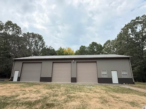 820 Cross Rd, Benton, KY 42025