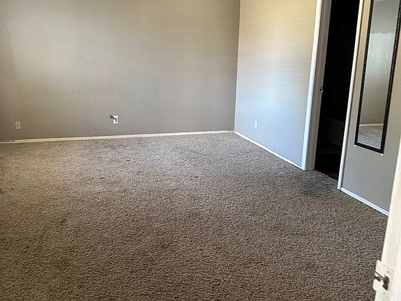 5th image of 4402 Spence Dr