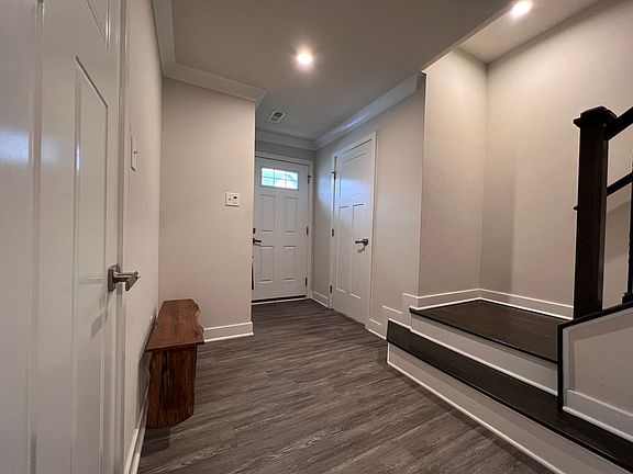 4th image of 217 Stonehurst Dr