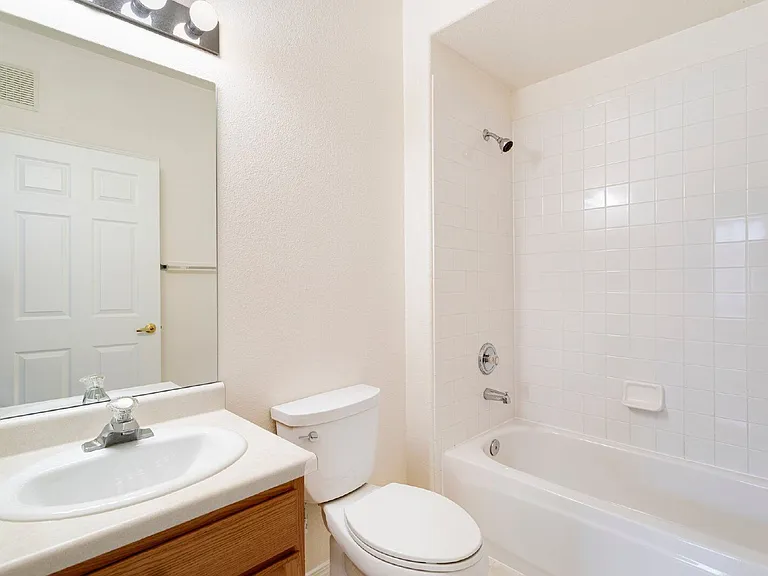 3625 Strawberry Field Grv #D — Photo 22