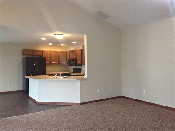 3rd image of 5692 Cottonwood Dr