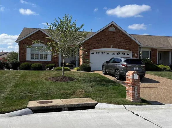 32 Tournament Tee Dr #708A, O'Fallon, MO 63368