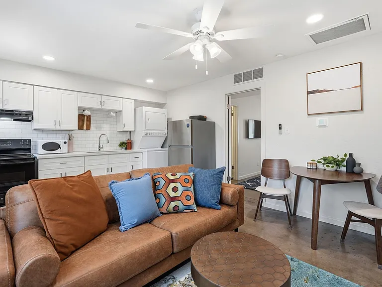 1421 E Roosevelt St #4 — Photo 4