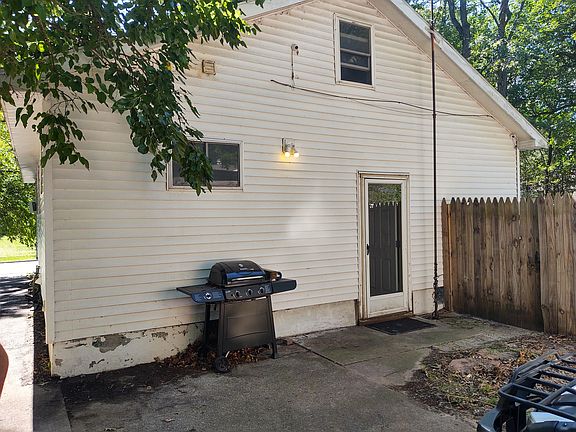 2nd image of 1496 Dudley Ave