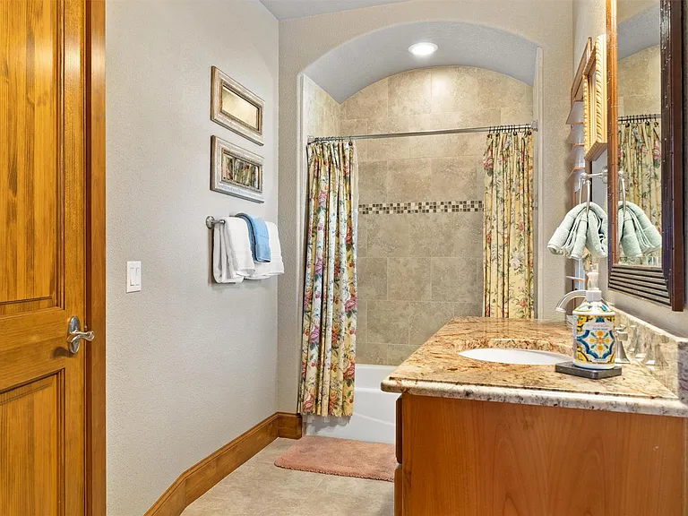 203 Pristine Ln — Photo 27
