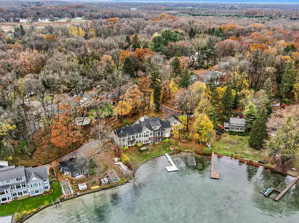 1469 W Gull Lake Dr, Richland, MI 49083