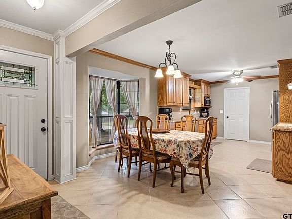 5th image of 301 Glass Lake Dr