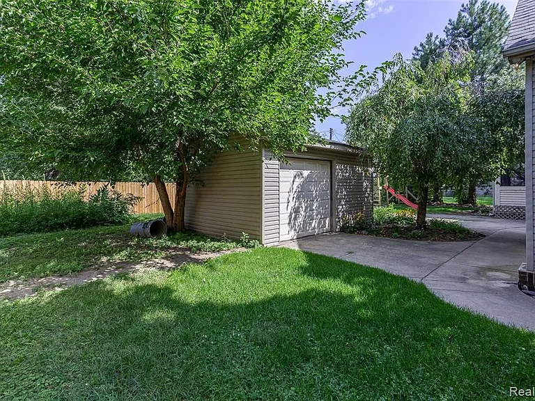3930 Dunning Rd — Photo 8